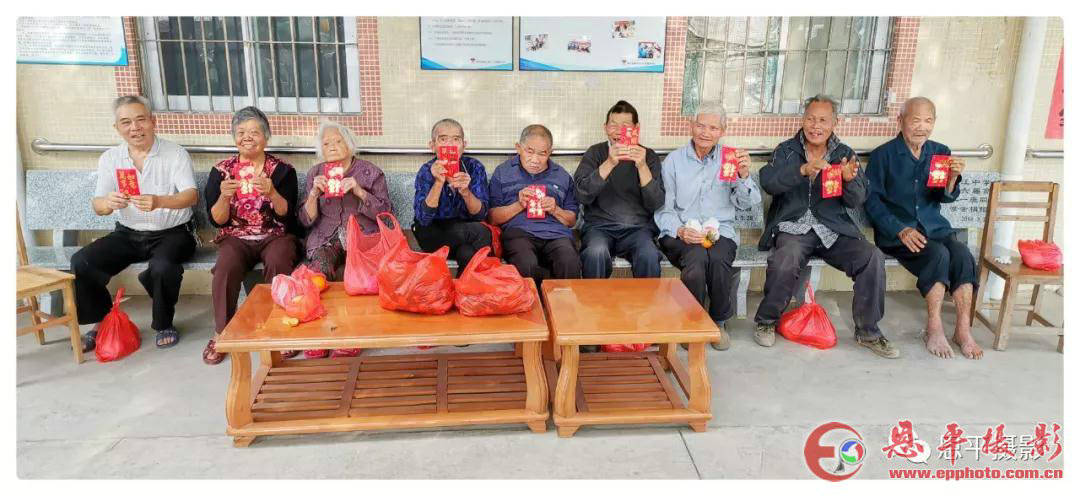 “浓浓敬老情，幸福‘入镜”来——恩平市摄影家协会义工队走进牛江镇敬老院送温暖(图3)