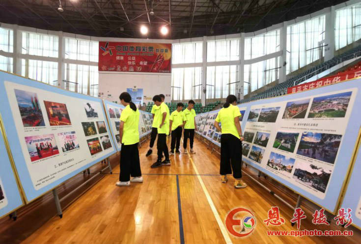 献礼祖国70华诞!“我和我的祖国”快闪 向祖国深情表白(图4) 献礼祖国70华诞!“我和我的祖国”快闪 向祖国深情表白(图4)