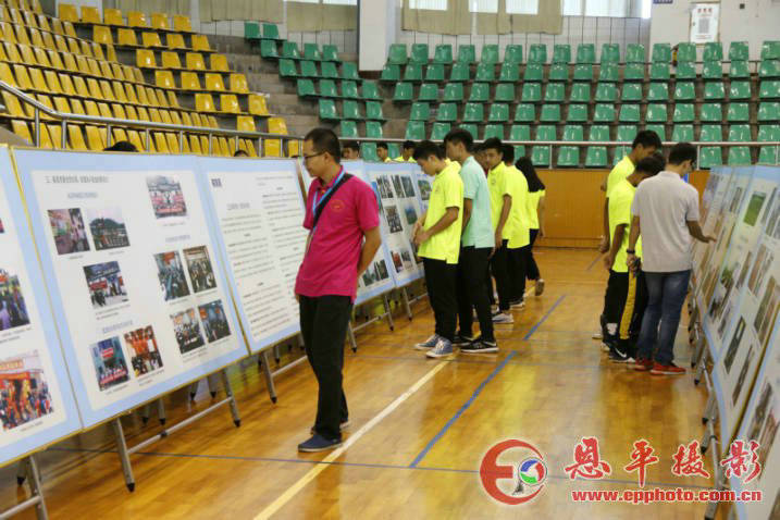 献礼祖国70华诞!“我和我的祖国”快闪 向祖国深情表白(图5) 献礼祖国70华诞!“我和我的祖国”快闪 向祖国深情表白(图5)