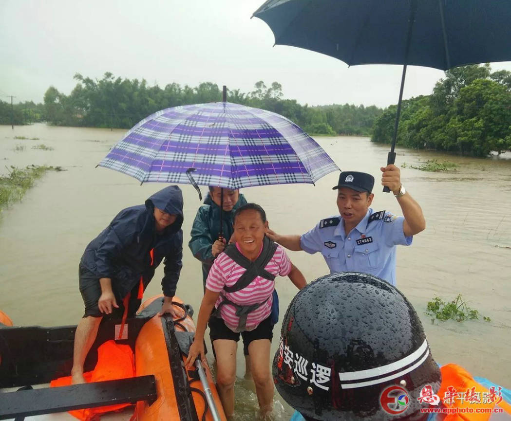 庆祝人民政协70周年书画摄影展览开幕式成功举办(图27) 庆祝人民政协70周年书画摄影展览开幕式成功举办(图27)