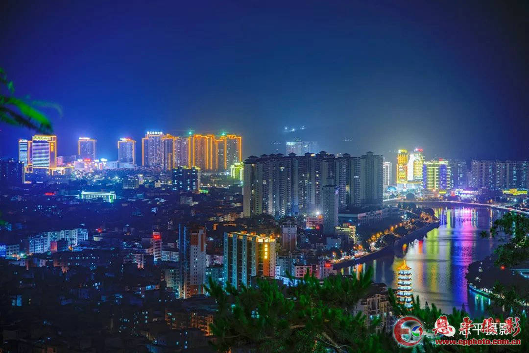 庆祝人民政协70周年书画摄影展览开幕式成功举办(图36) 庆祝人民政协70周年书画摄影展览开幕式成功举办(图36)